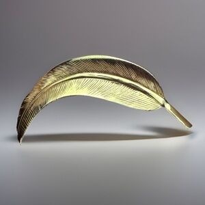 Vintage light weight aged goldtone, leaf, brooch pin
